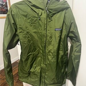 Patagonia Olive Green Windbreaker